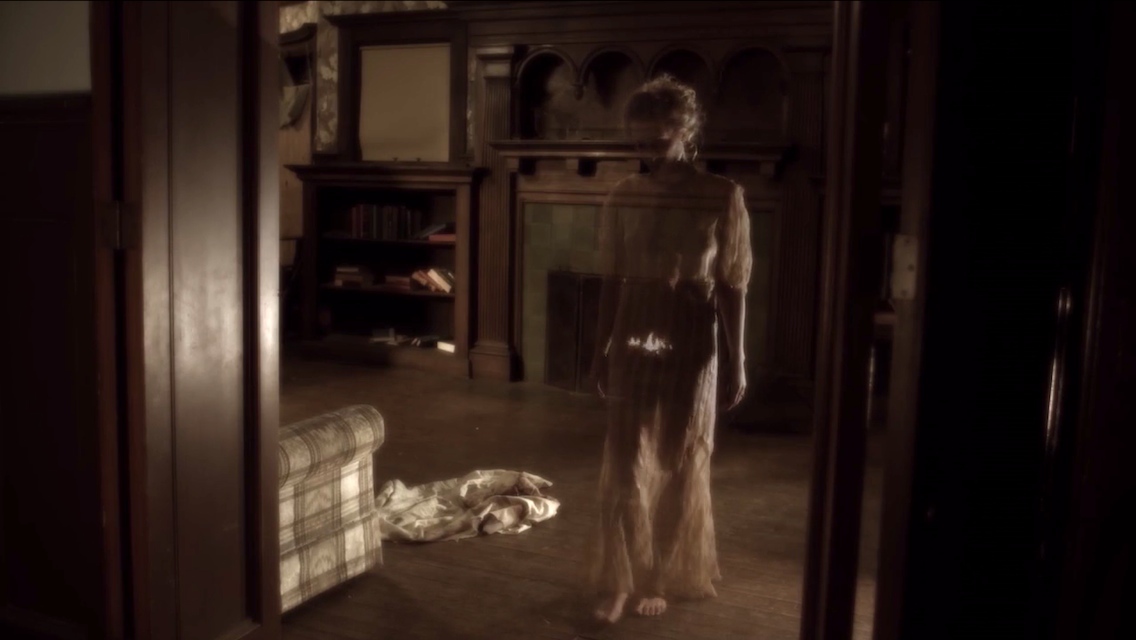 A scene from the horror movie Death's Door (AKA The Trap Door)