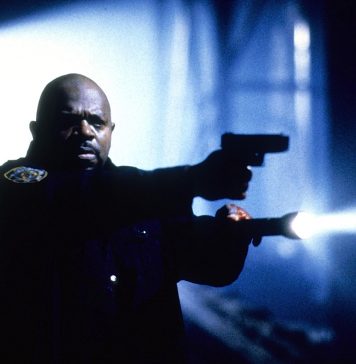 22 “Heroic Deaths” by Black Characters in Horror Movies Charles Dutton in Mimic