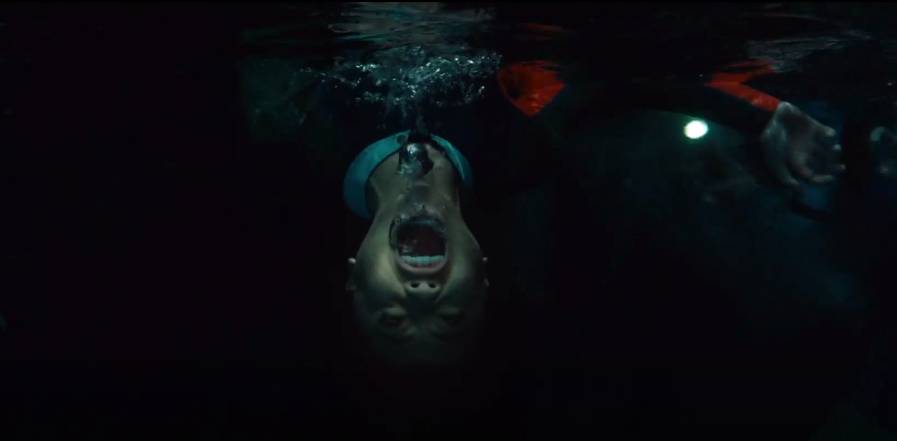 A scene from 47 Meters Down: Uncaged